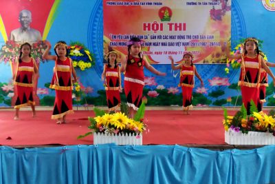 Hội thi “Em yêu làn điệu dân ca” chào mừng kỉ niệm 40 năm ngày Nhà giáo Việt Nam 20/11